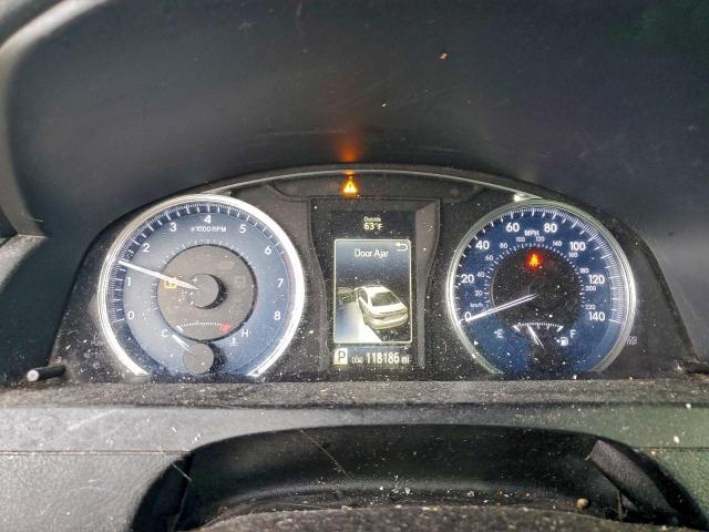 Toyota Camry Le Image 5