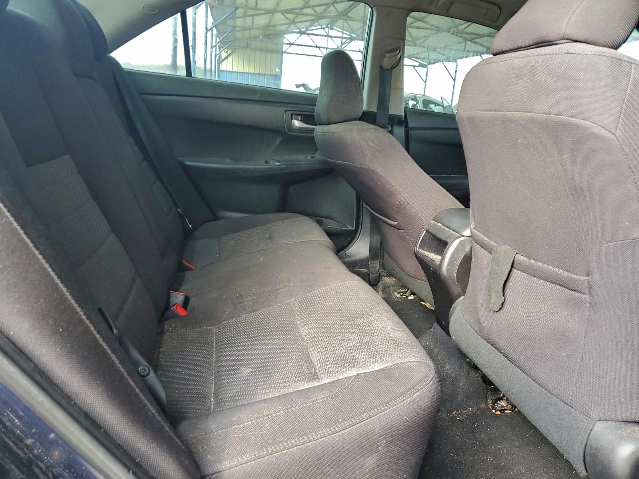 Toyota Camry Le Image 8