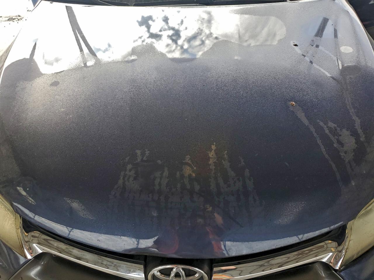 Toyota Camry Le Image 7