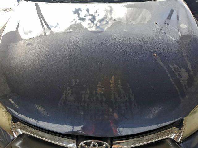 Toyota Camry Le Image 7