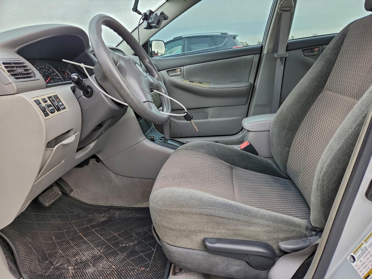 Toyota Corolla Ce Image 8