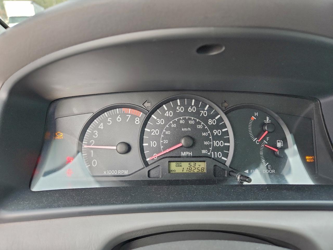 Toyota Corolla Ce Image 3