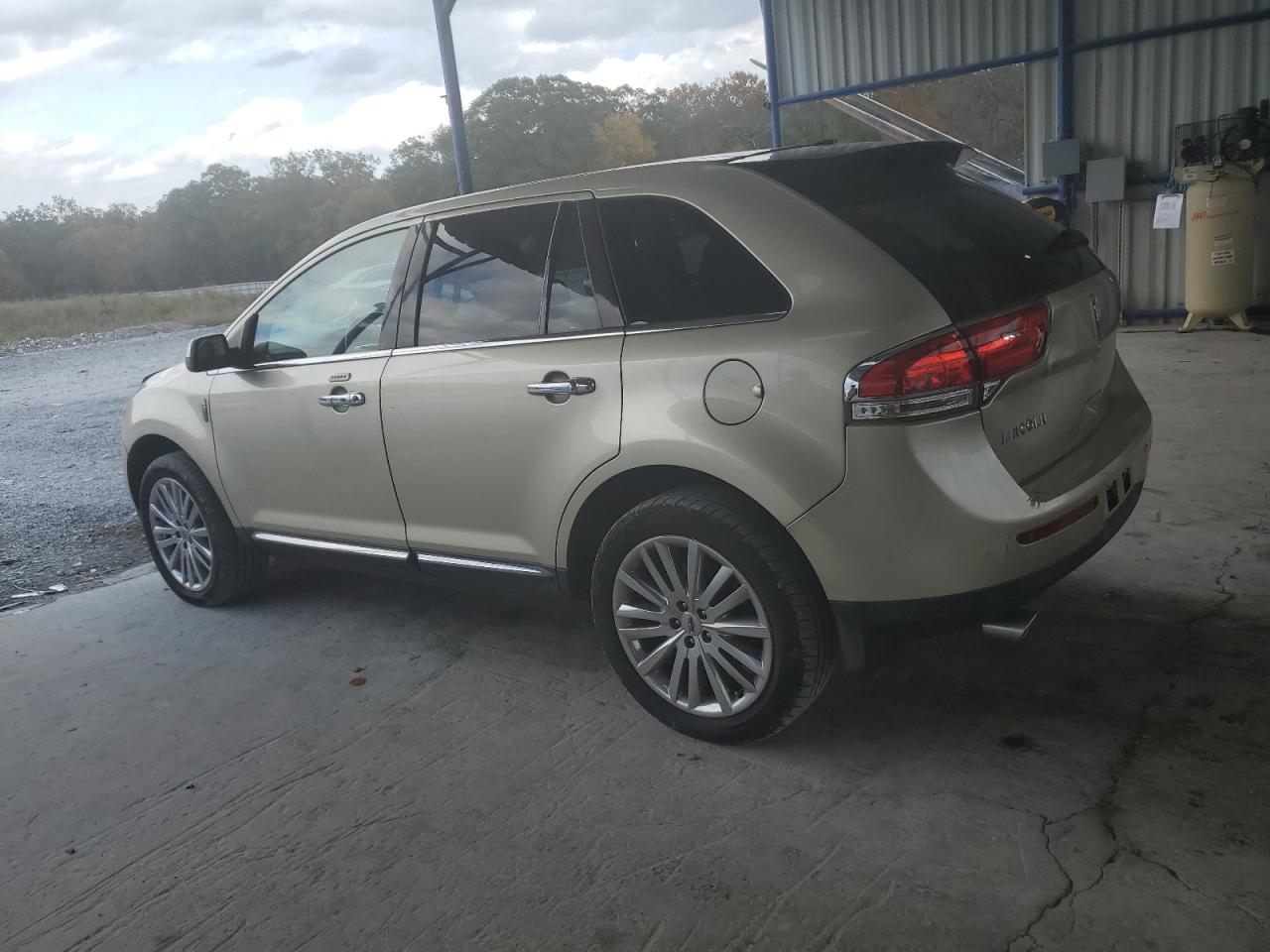 Lincoln MKX Image 12