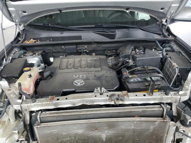 Toyota RAV4 Limited Image 13