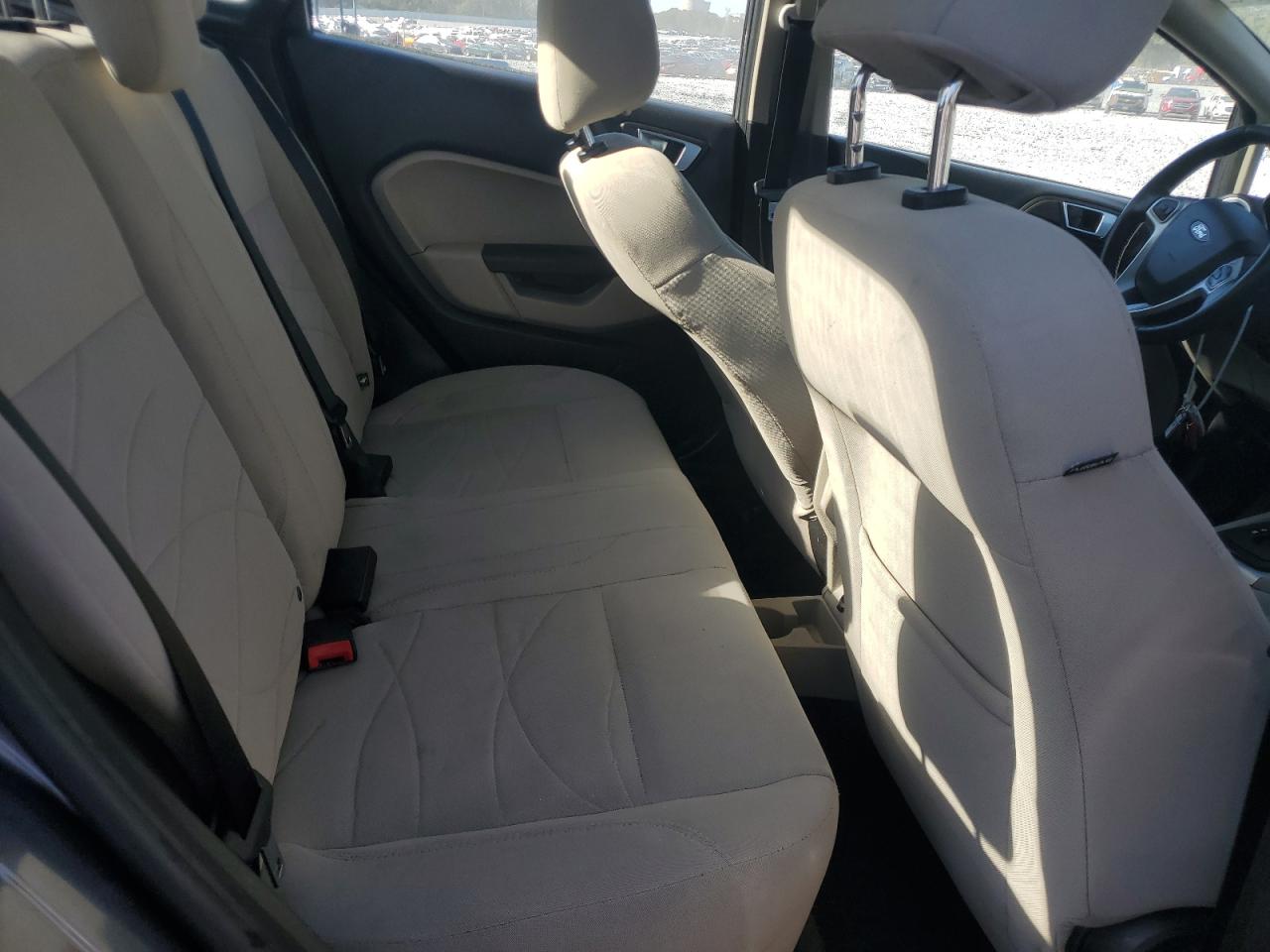 Ford Fiesta Se Image 10