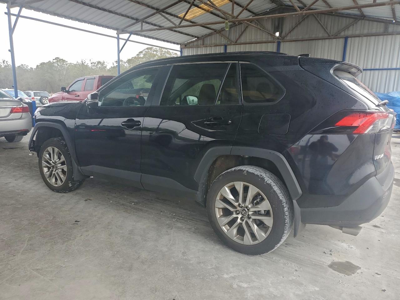Toyota RAV4 Xle Premium Image 7