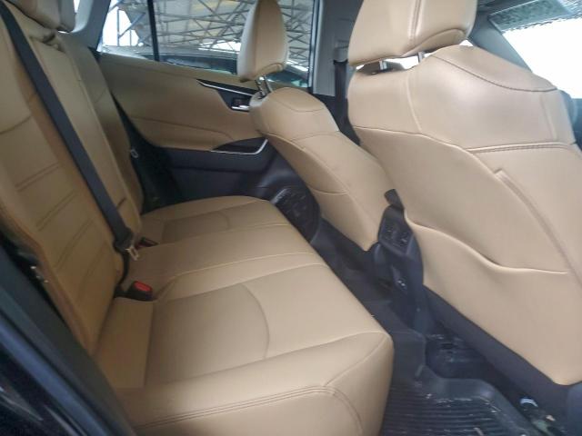 Toyota RAV4 Xle Premium Image 5