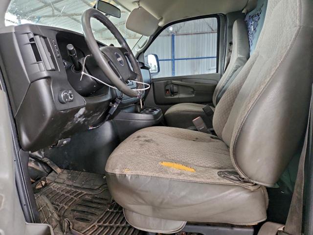 GMC Savana G3500 Image 5