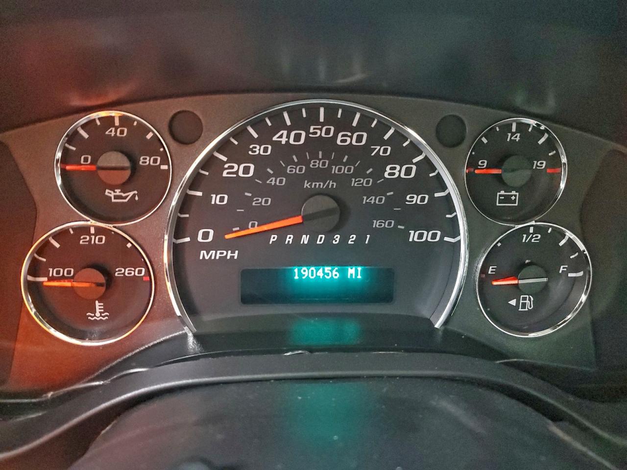 GMC Savana G3500 Image 8