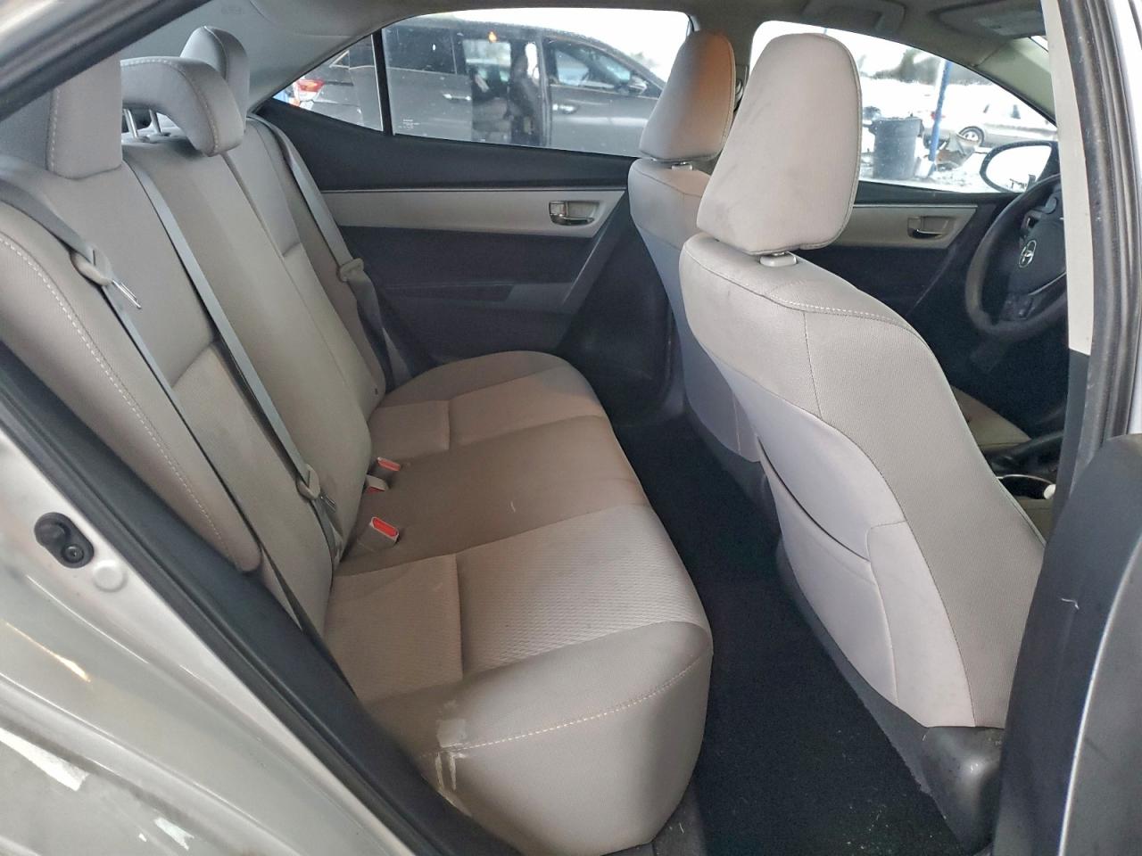 Toyota Corolla L Image 9