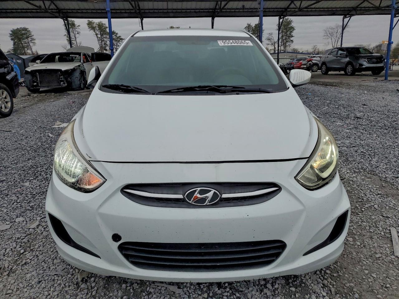 Hyundai ACCENT Se Image 3
