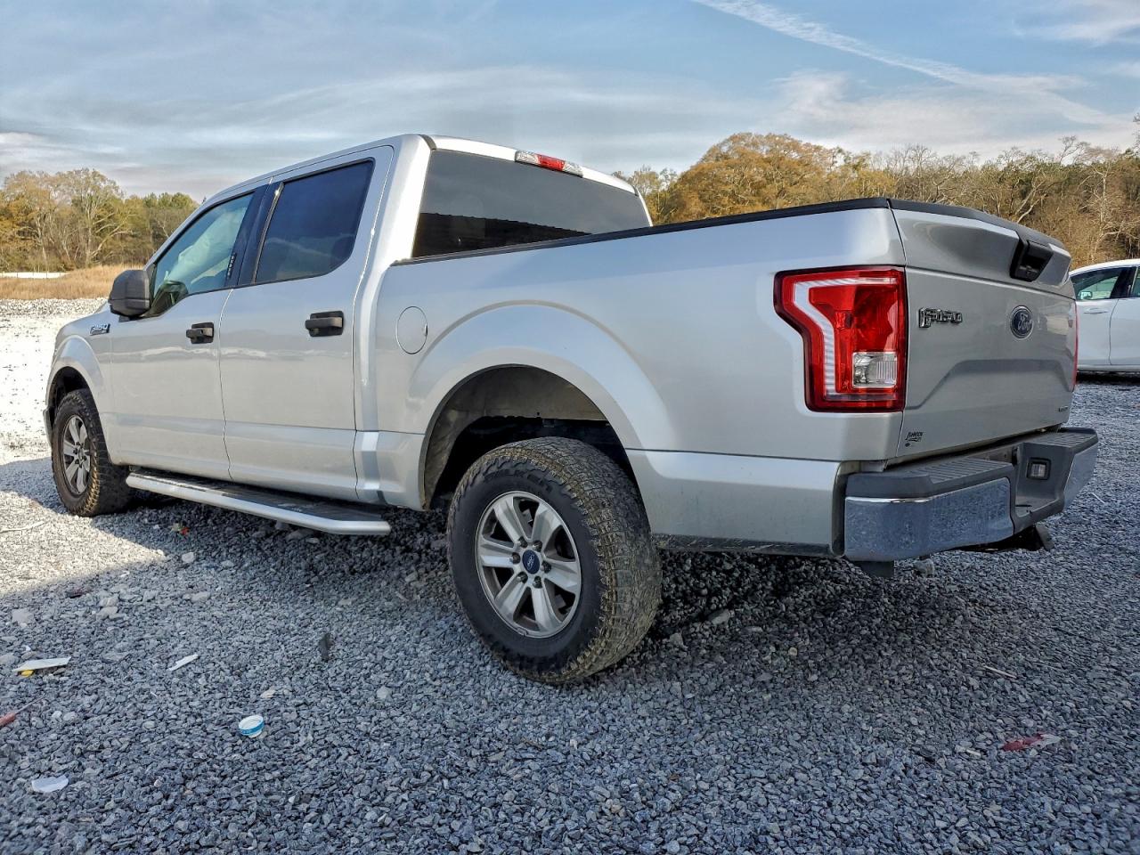 Ford F-150 Supercrew Image 8