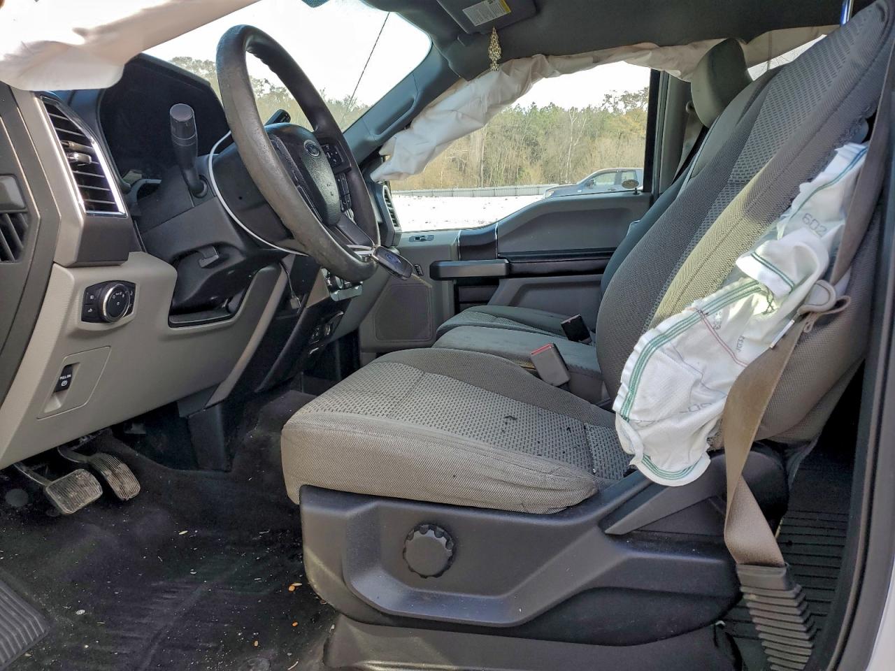 Ford F-150 Supercrew Image 10