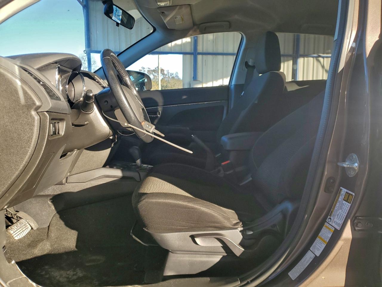 Mitsubishi Outlander Es Image 8