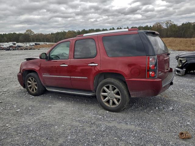 GMC Yukon Denali Image 2