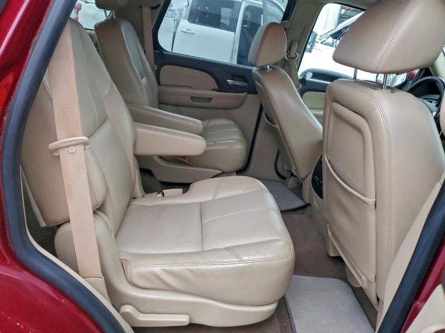 GMC Yukon Denali Image 3