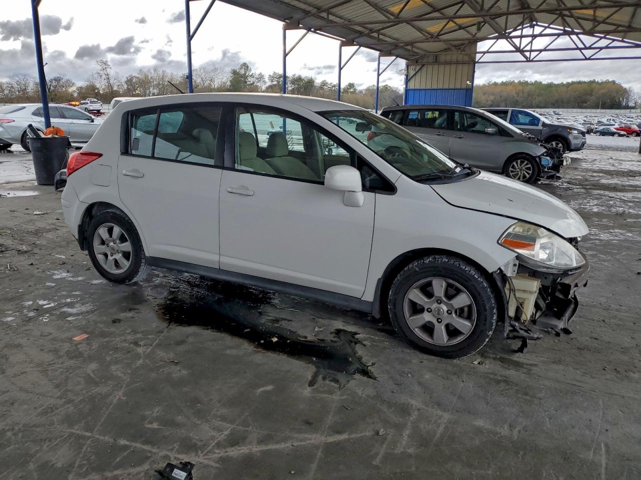 Nissan Versa S Image 6