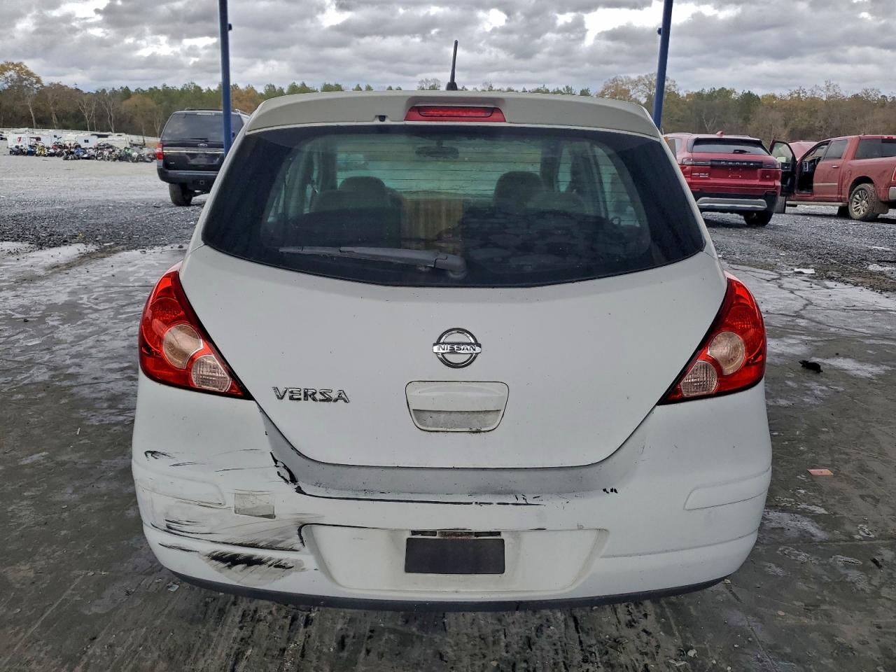 Nissan Versa S Image 10