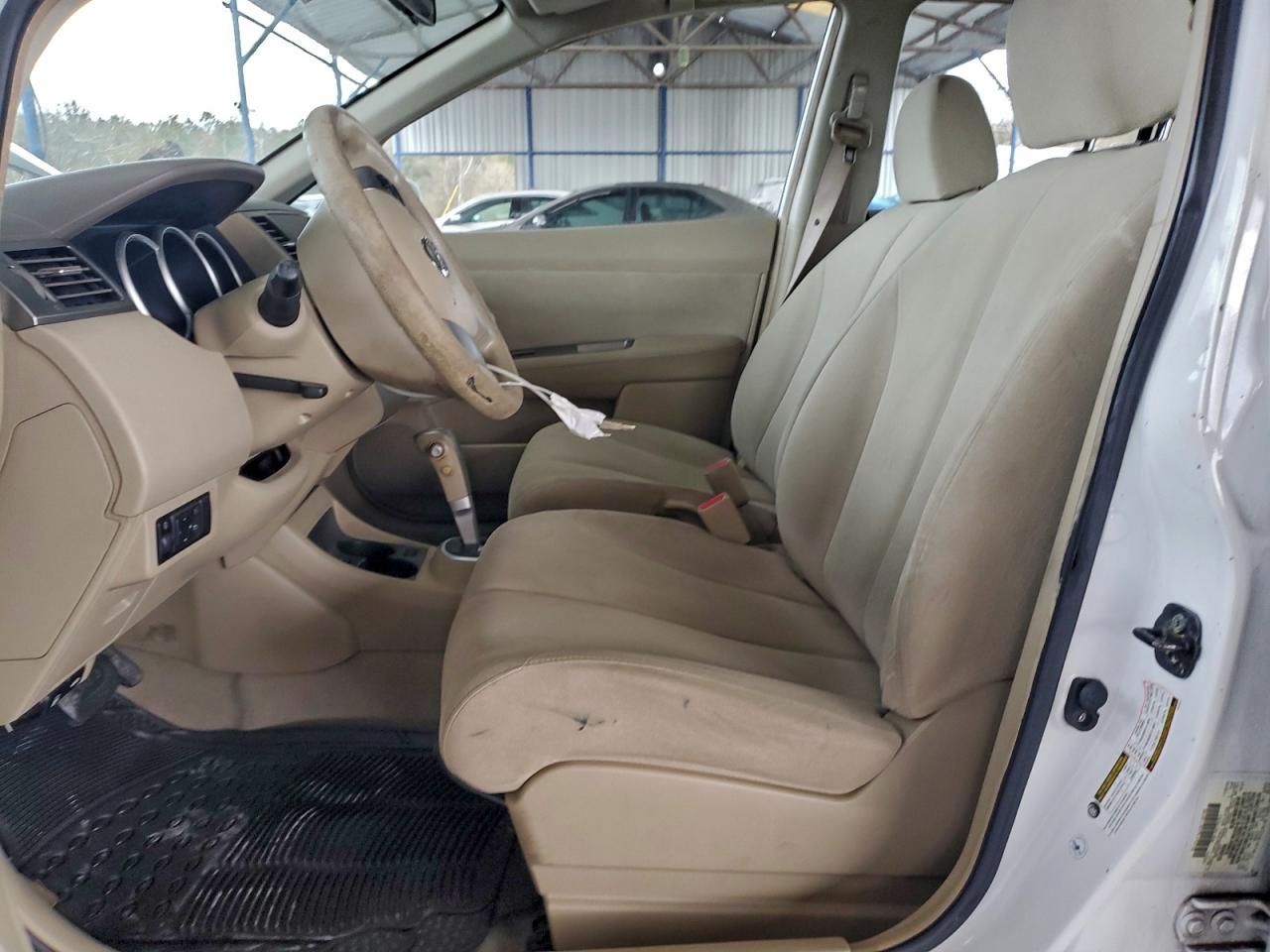 Nissan Versa S Image 4