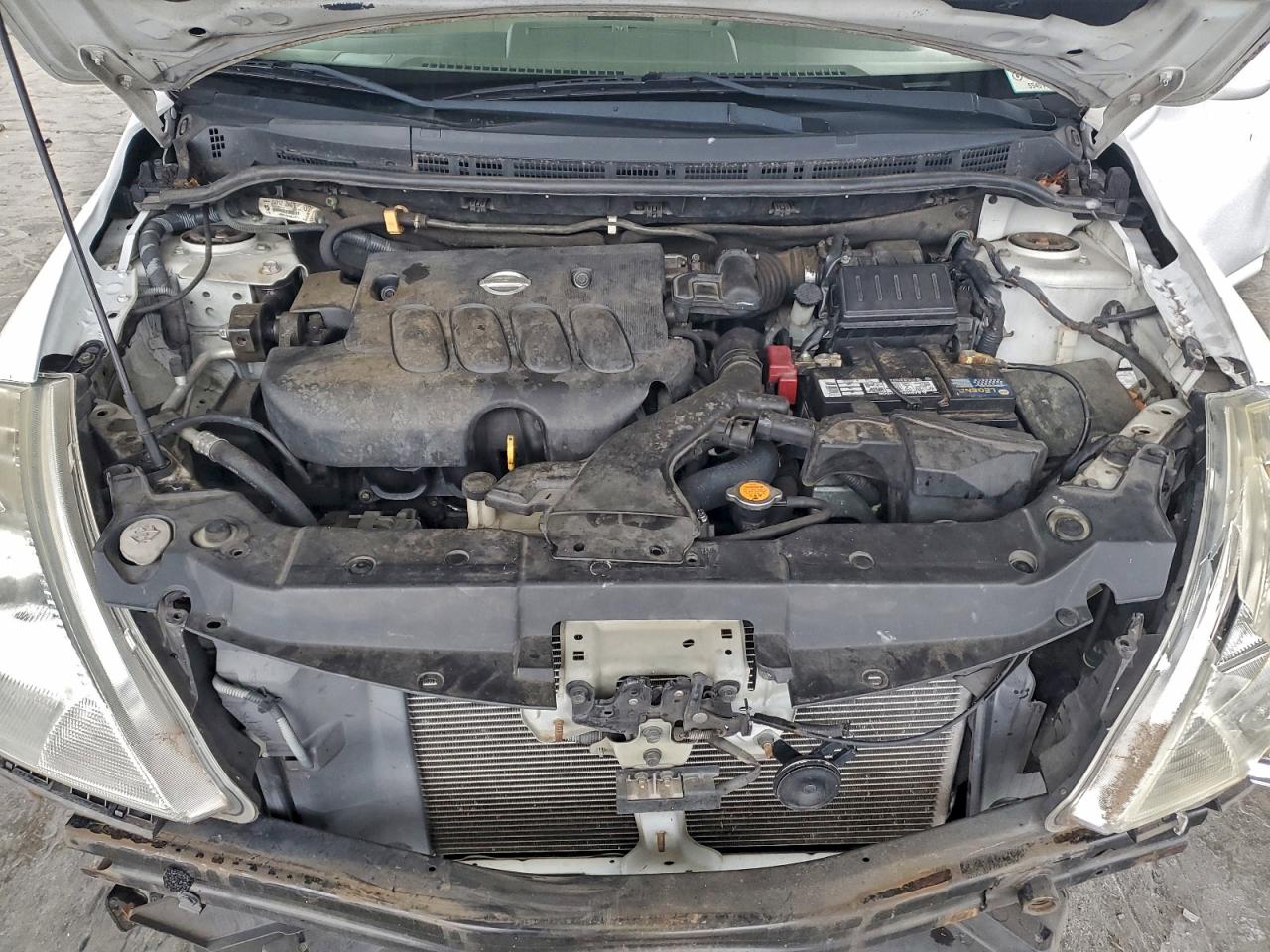 Nissan Versa S Image 12