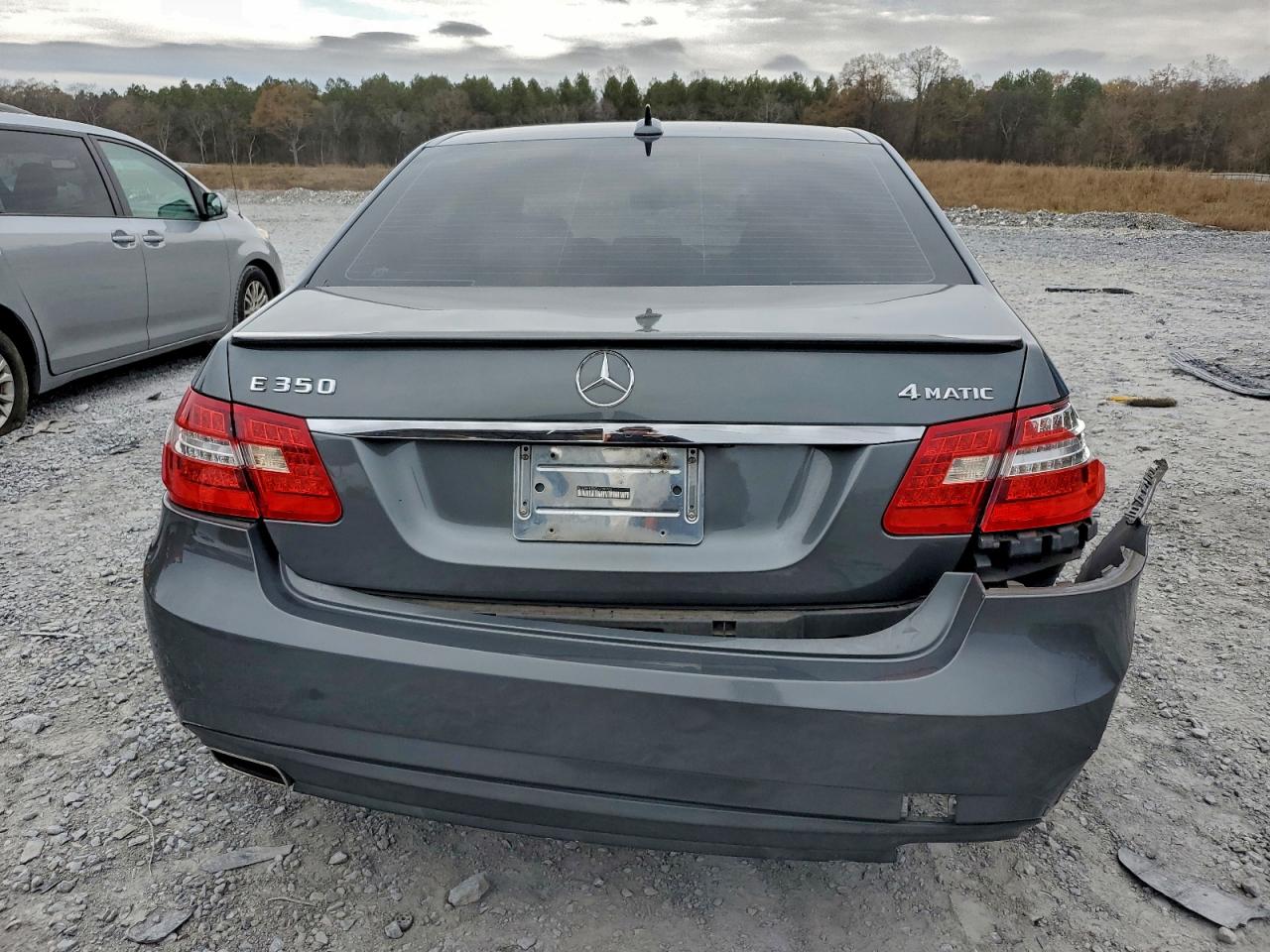 Mercedes-Benz E-Class 350 4matic Image 9