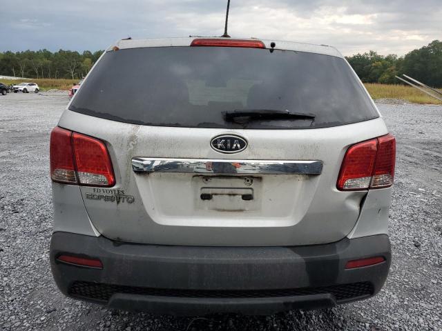 Kia Sorento Base Image 3