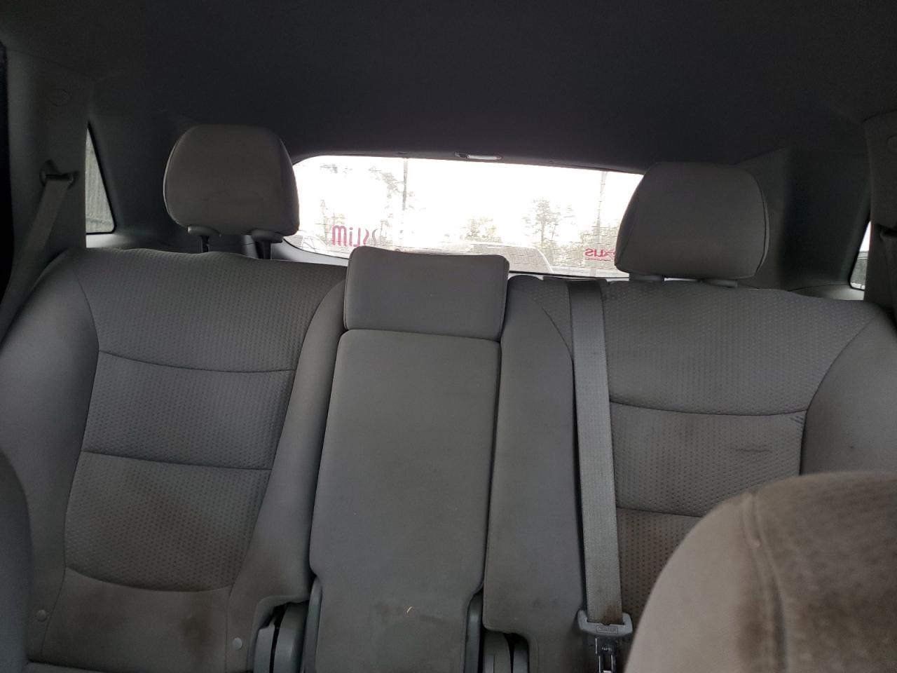 Kia Sorento Base Image 9