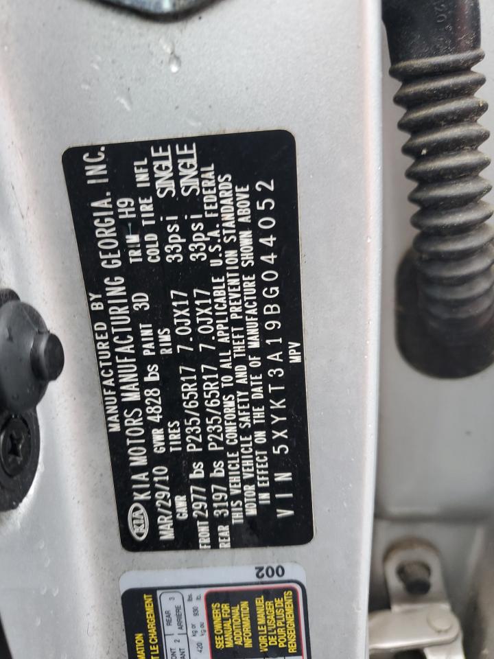 Kia Sorento Base Image 8