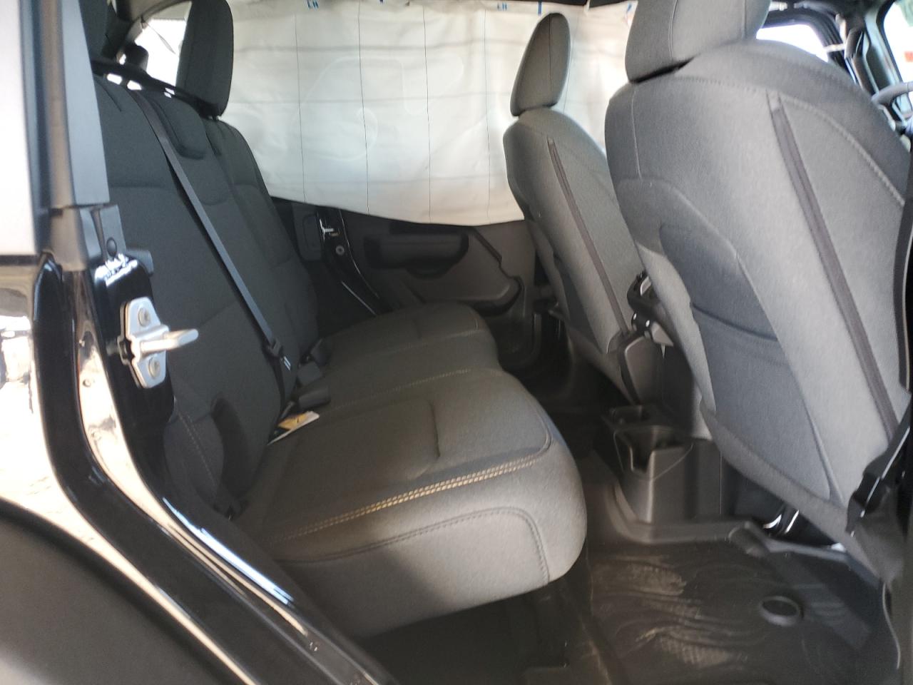 Jeep Wrangler Sport Image 9