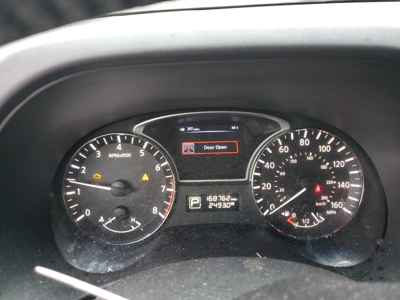 Nissan Pathfinder S Image 6