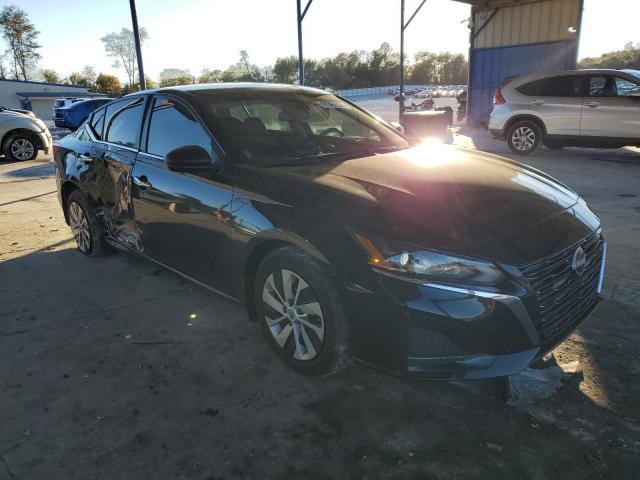 Nissan Altima S Image 4