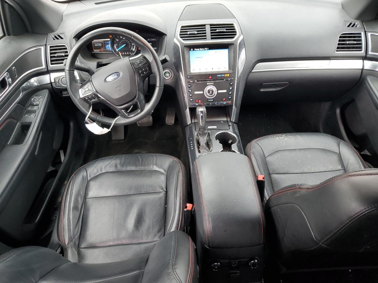 Ford Explorer Sport Image 8