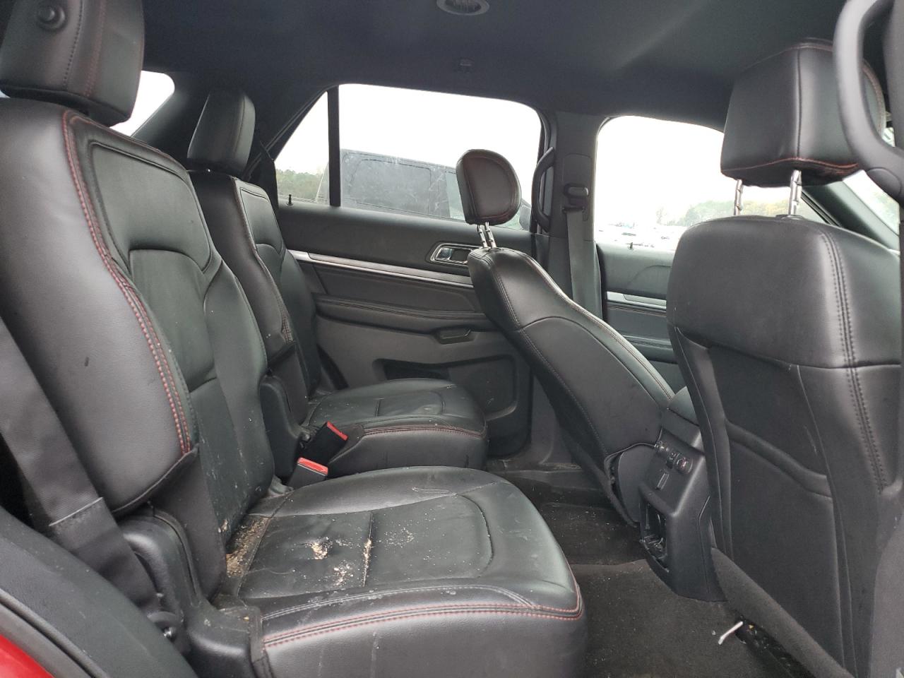 Ford Explorer Sport Image 7