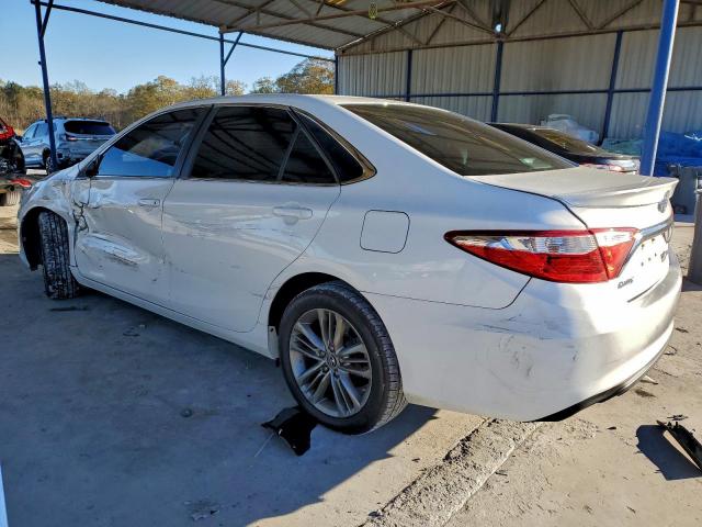 Toyota Camry Le Image 5