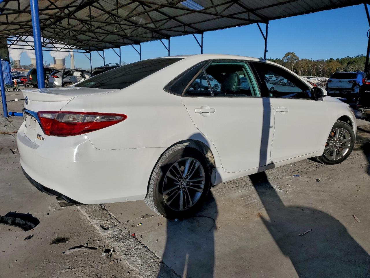 Toyota Camry Le Image 2