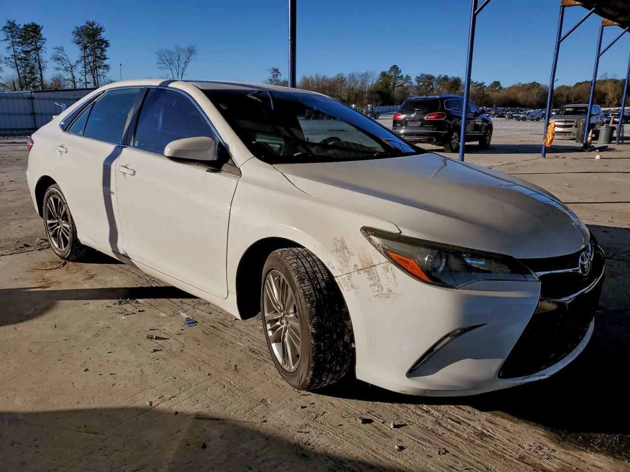 Toyota Camry Le Image 4