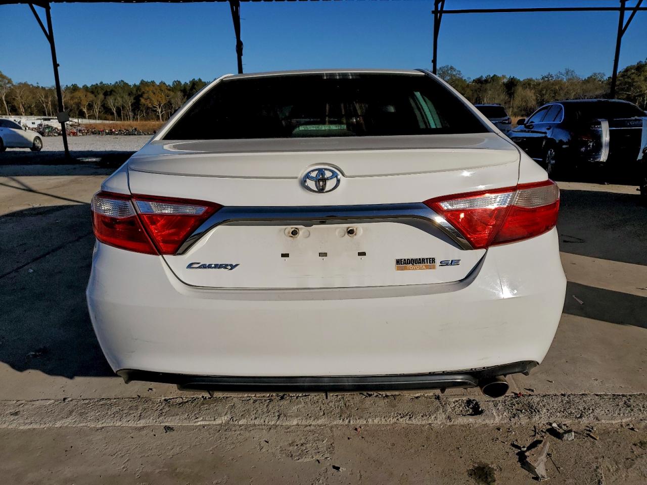Toyota Camry Le Image 3