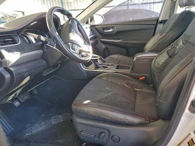 Toyota Camry Le Image 11