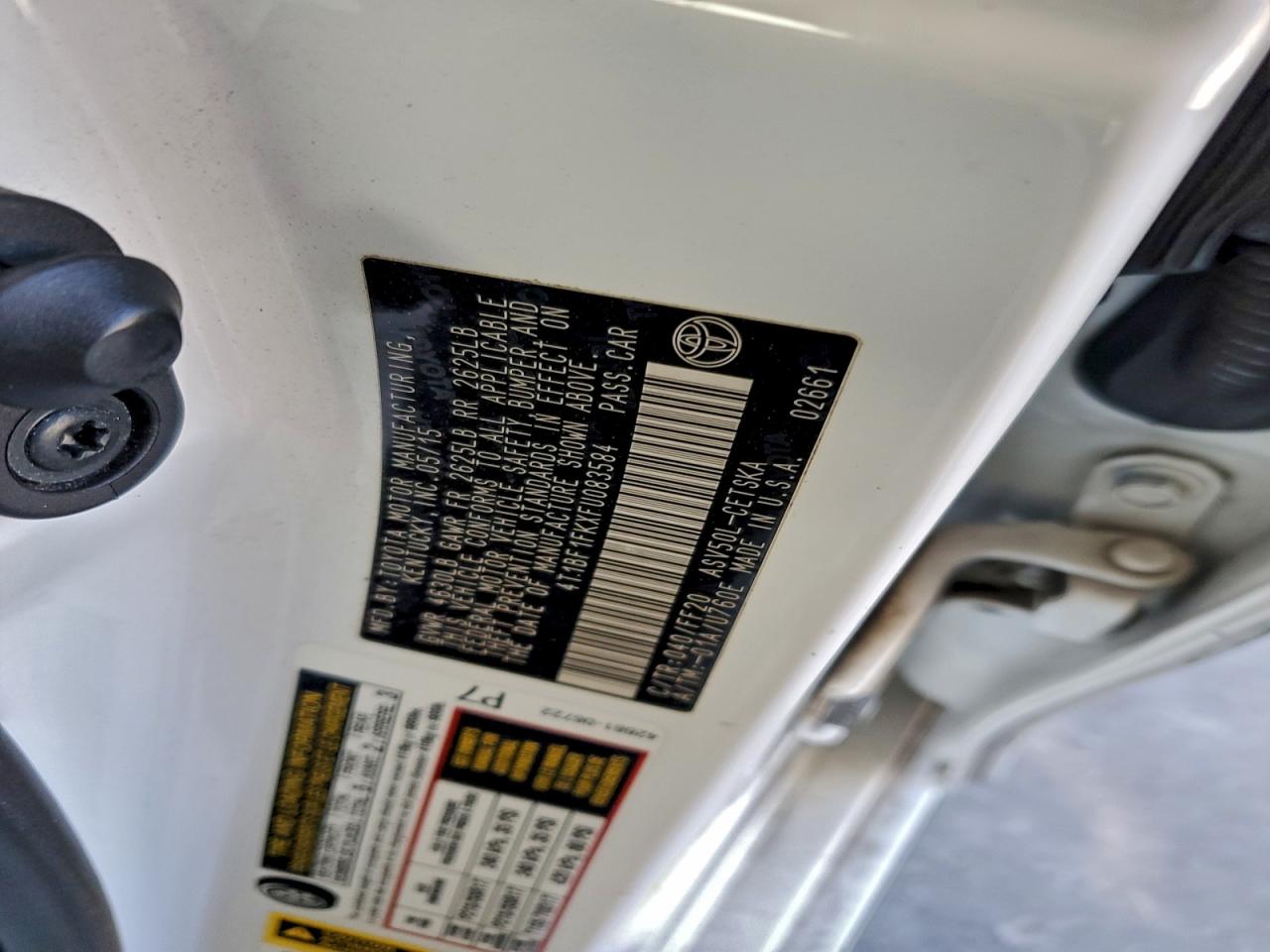 Toyota Camry Le Image 6