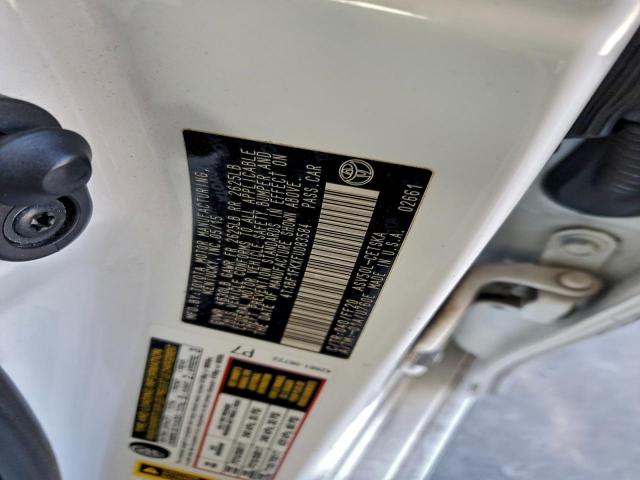 Toyota Camry Le Image 6