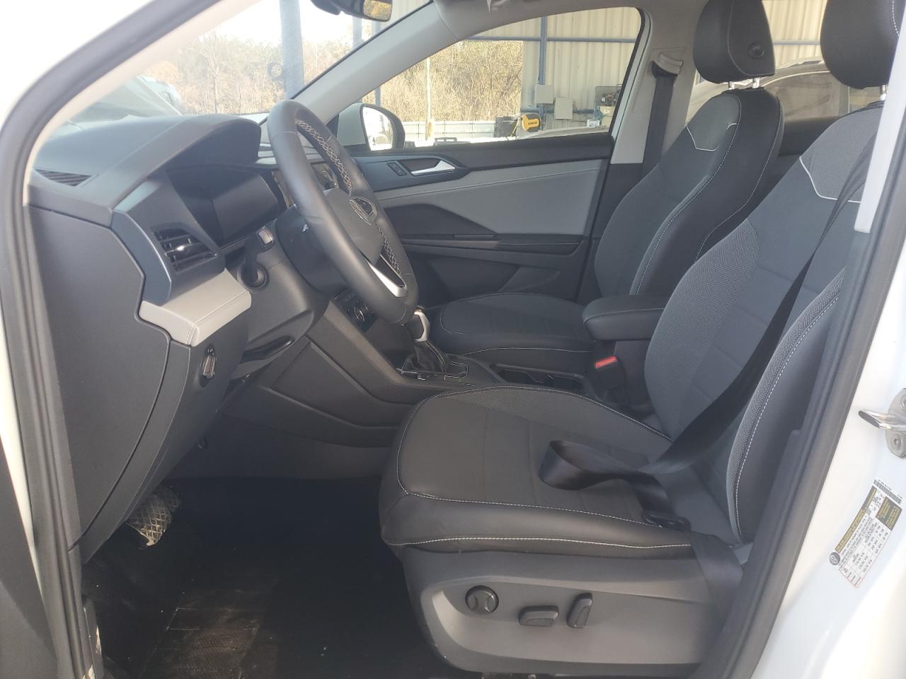 Volkswagen Taos Se Image 9