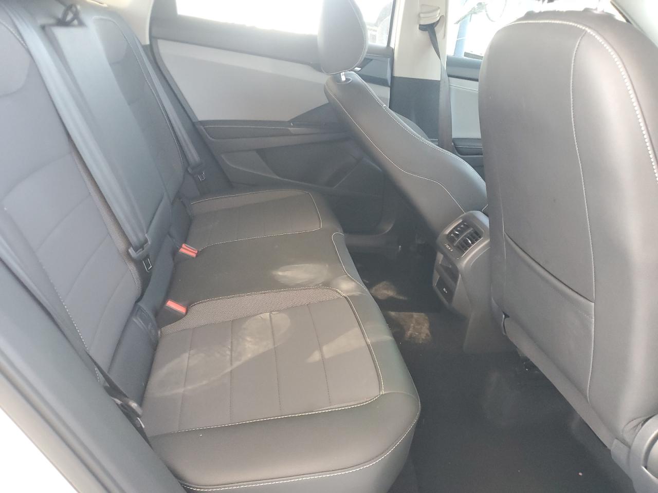 Volkswagen Taos Se Image 13