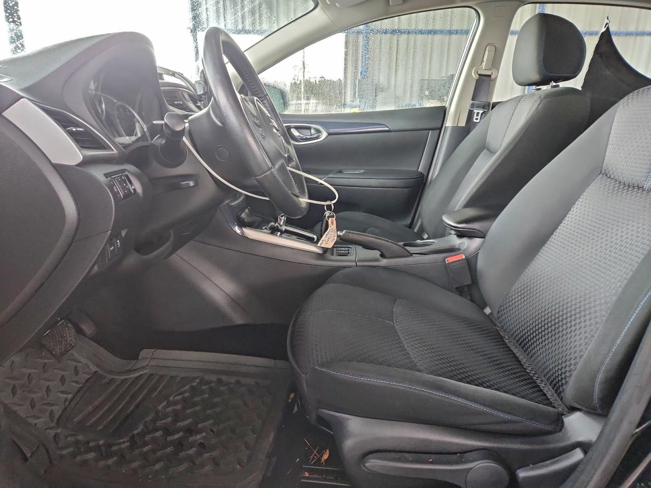 Nissan Sentra S Image 4