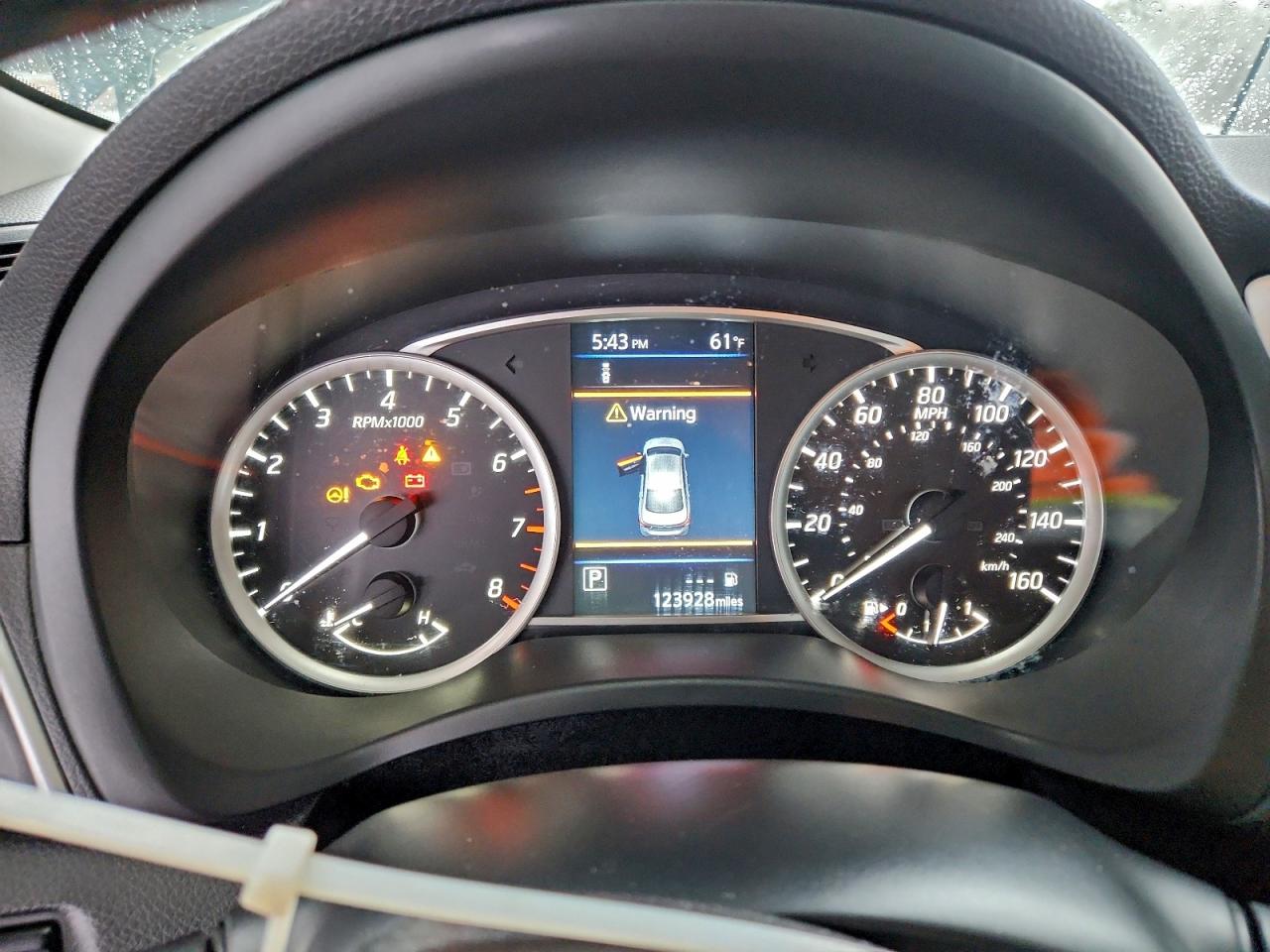 Nissan Sentra S Image 12