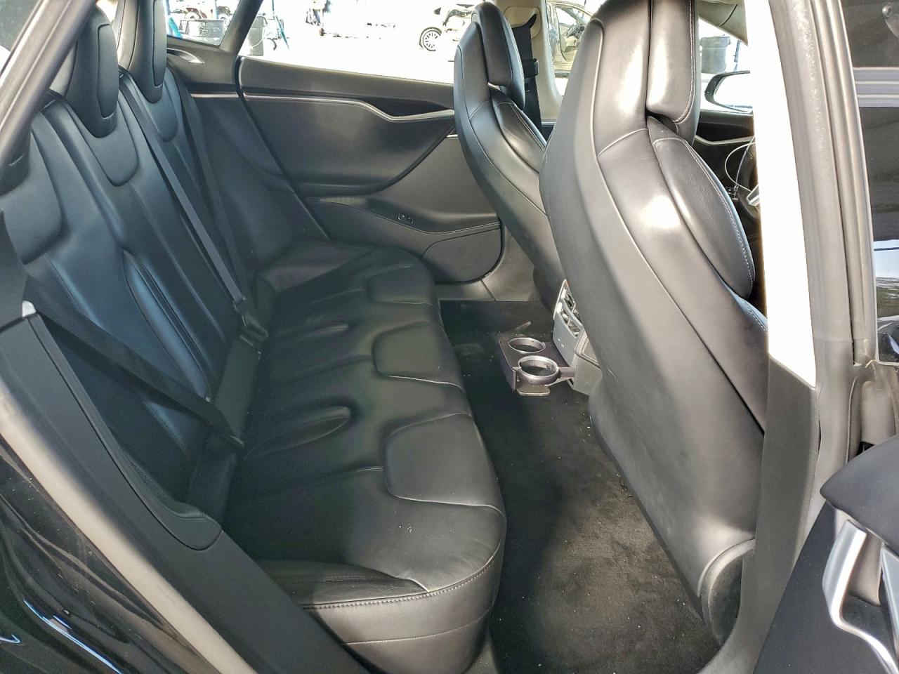 Tesla Model S Image 10