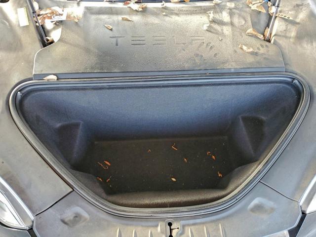 Tesla Model S Image 8