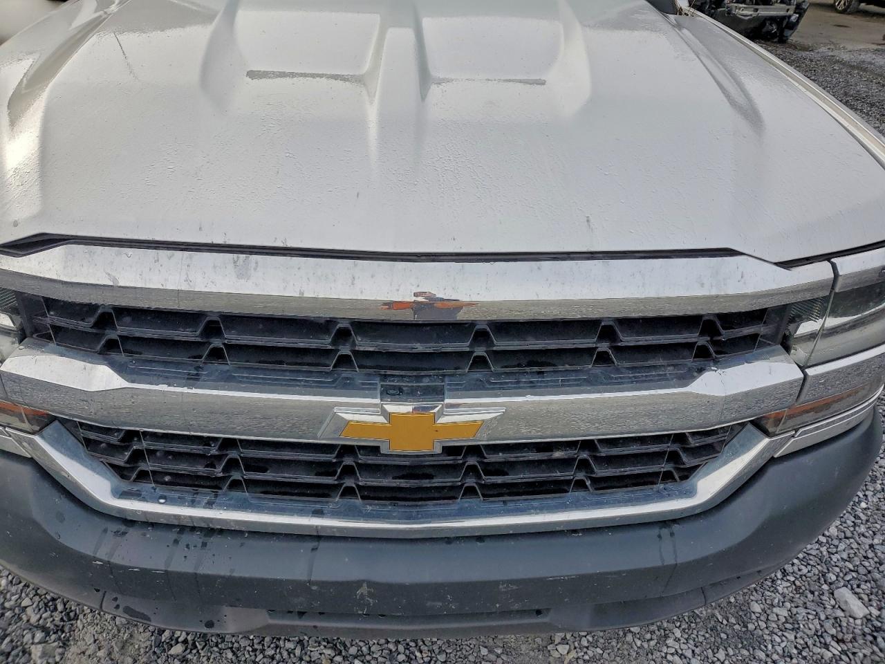 Chevrolet Silverado C1500 Image 8