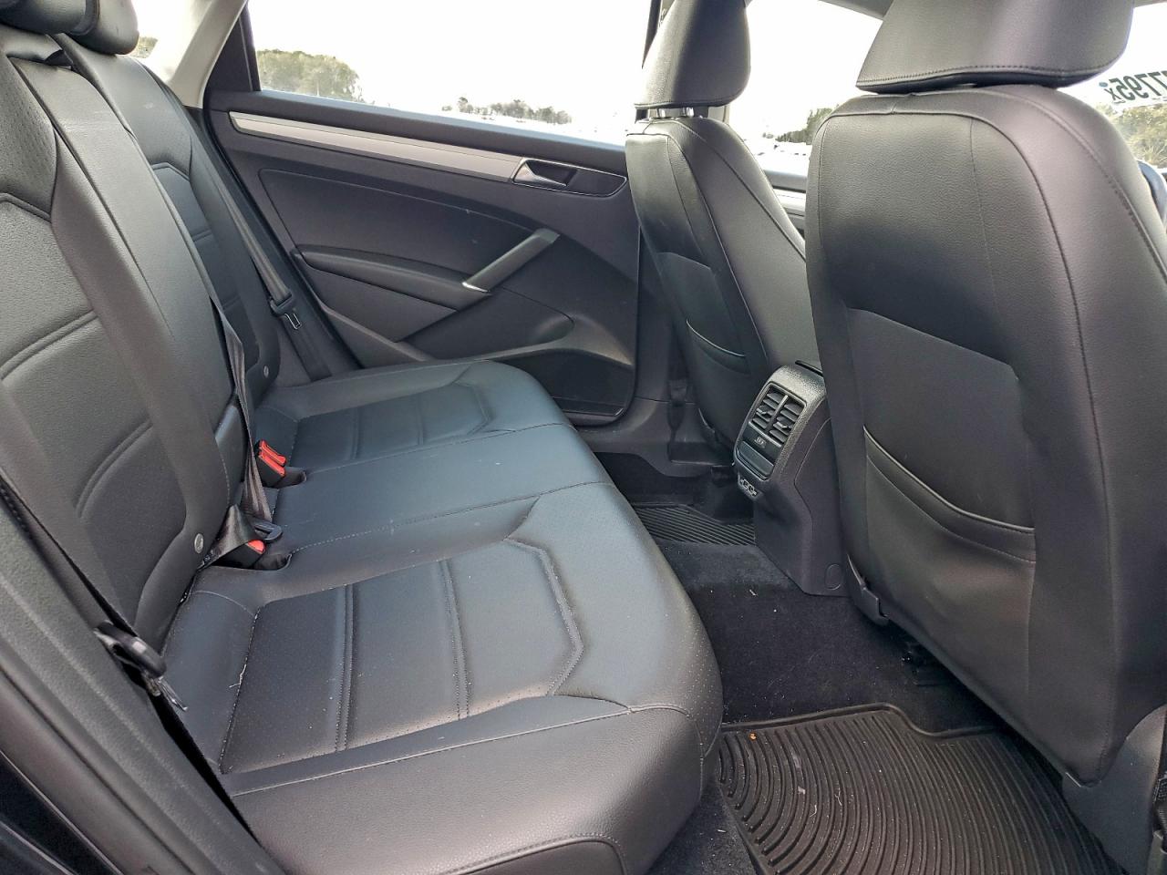 Volkswagen Passat Wolfsburg Image 3