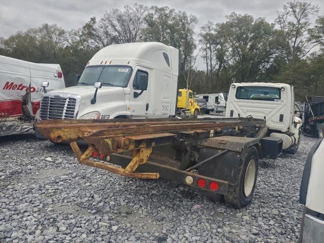 International 4300 4300 Image 3