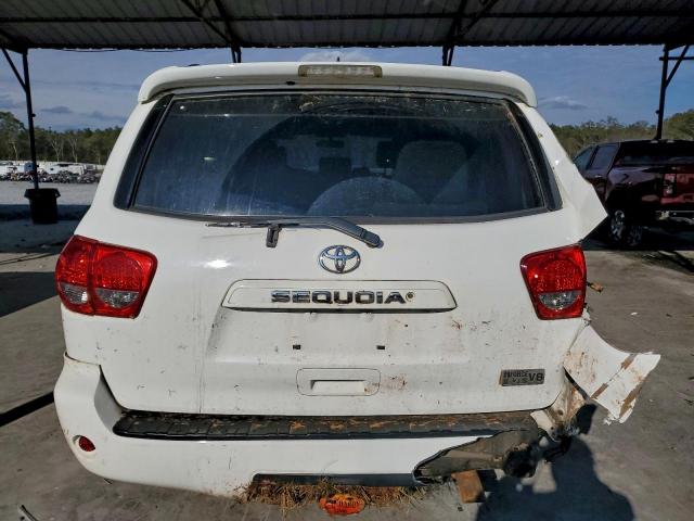 Toyota Sequoia Sr5 Image 7